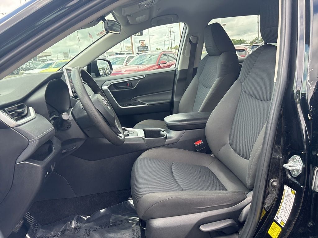 Used 2024 Toyota RAV4 LE AWD/4WD image 14