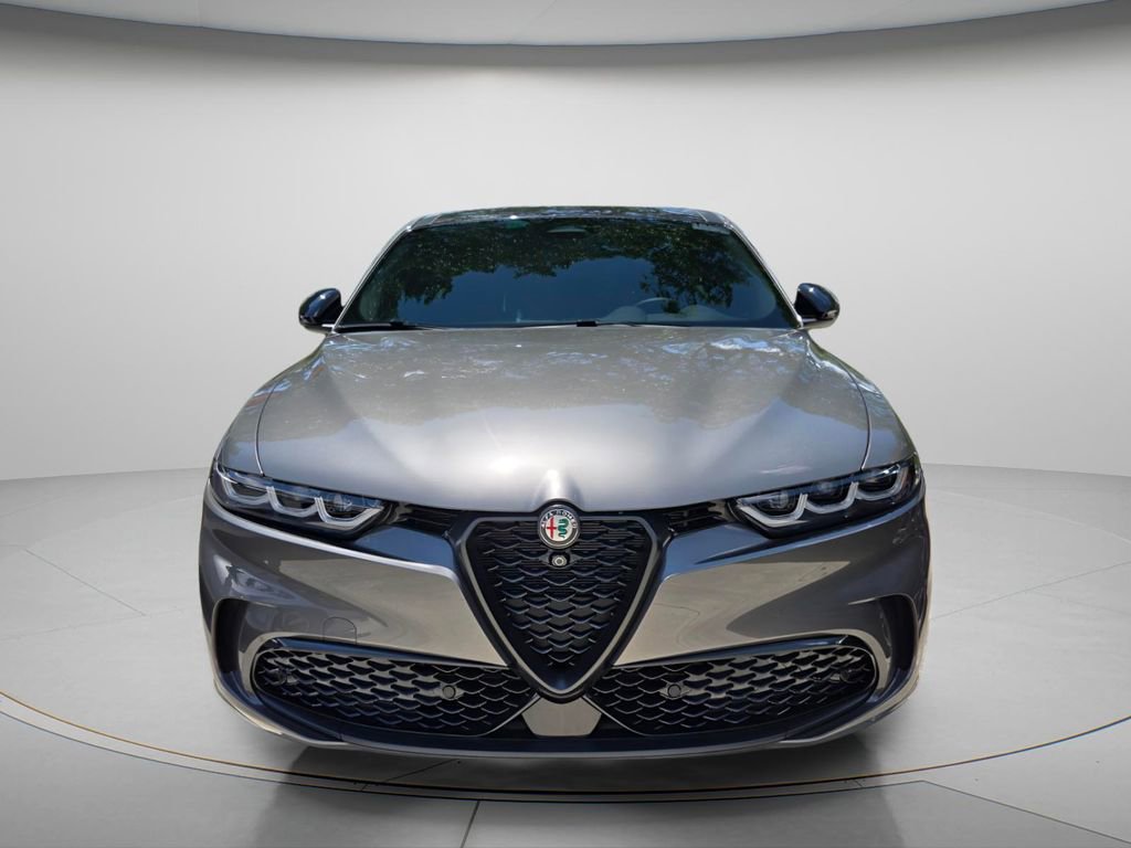 Used 2024 Alfa Romeo Tonale Veloce w/ Active Assist Package AWD/4WD image 3