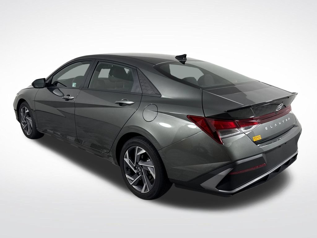 Certified 2025 Hyundai Elantra Sport FWD image 6