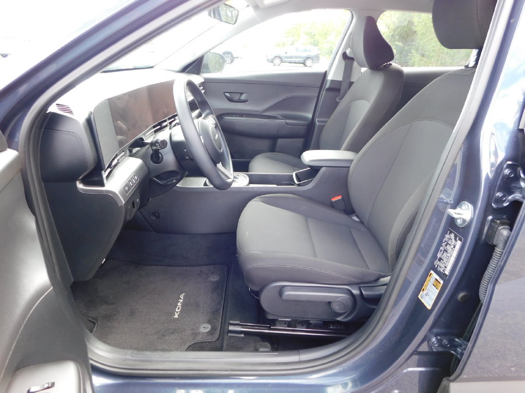 Used 2026 Hyundai Kona SE FWD image 12