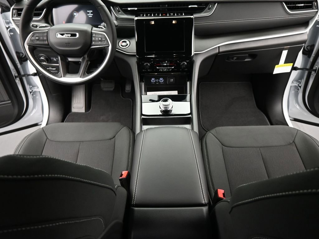 New 2025 Jeep Grand Cherokee L Laredo w/ Luxury Tech Group I image 25