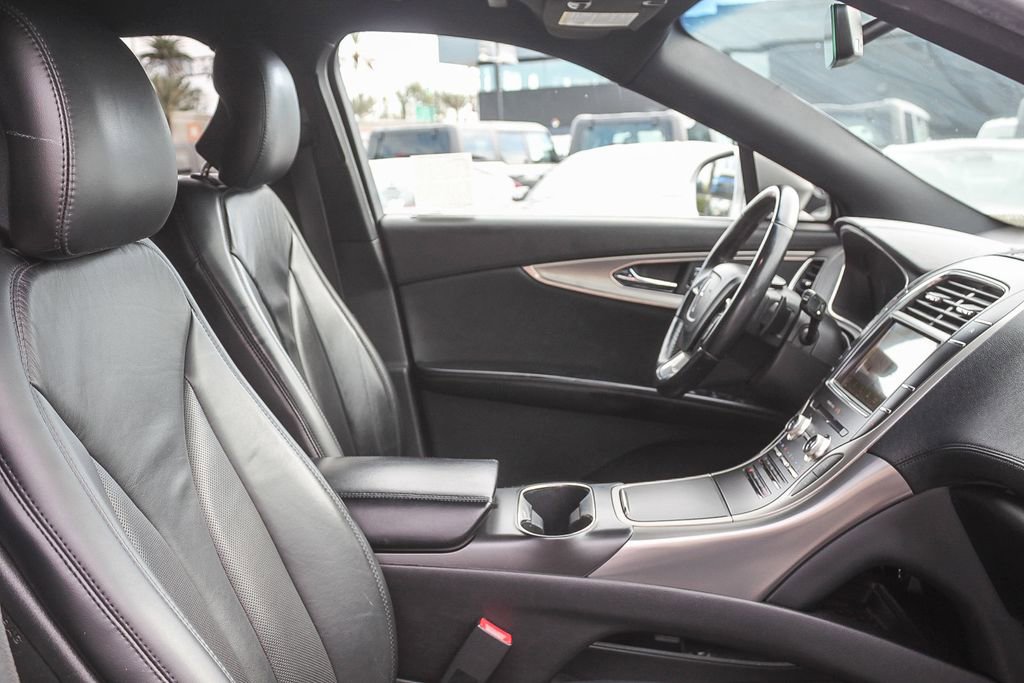 Used 2019 Lincoln Nautilus Select w/ Cargo Utility Package image 21