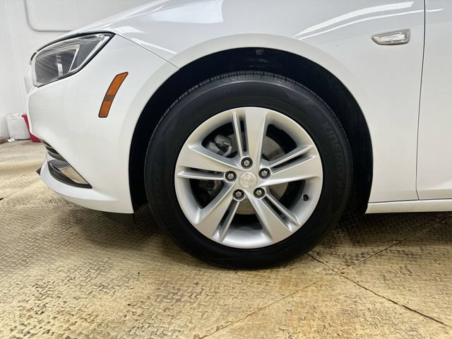 Used 2018 Buick Regal Preferred FWD image 19