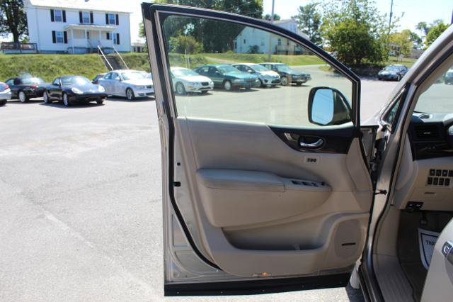Used 2013 Nissan Quest LE FWD image 9