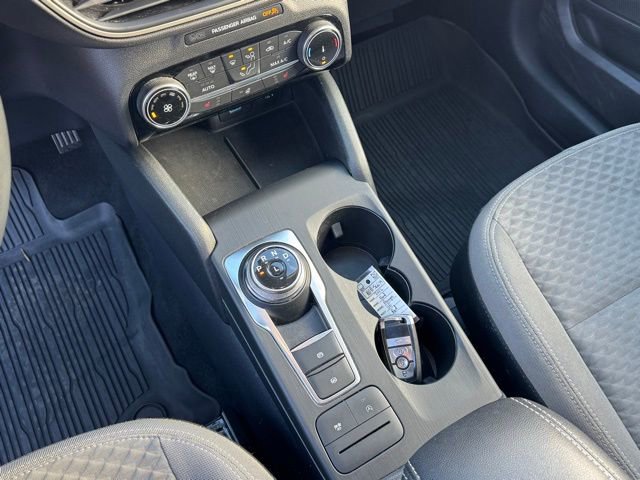 Used 2022 Ford Escape SE w/ SE Sport Appearance Package image 27