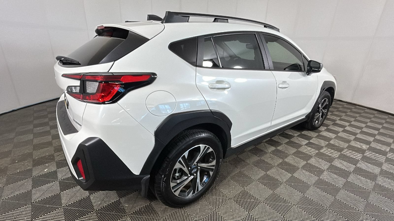 Used 2024 Subaru Crosstrek 2.0i Premium AWD/4WD image 4