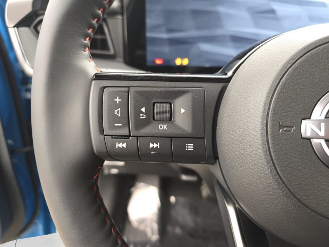 New 2027 Nissan Kicks SR w/ SR Premium Package FWD image 17