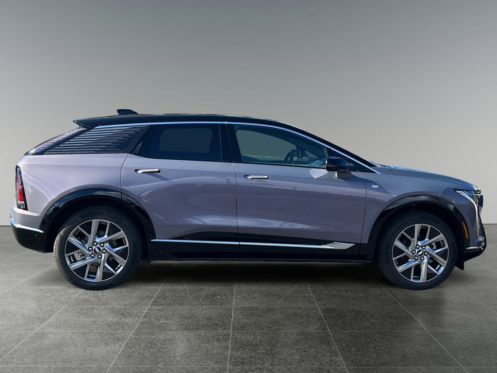 Used 2025 Cadillac Optiq Luxury 1 AWD/4WD image 8