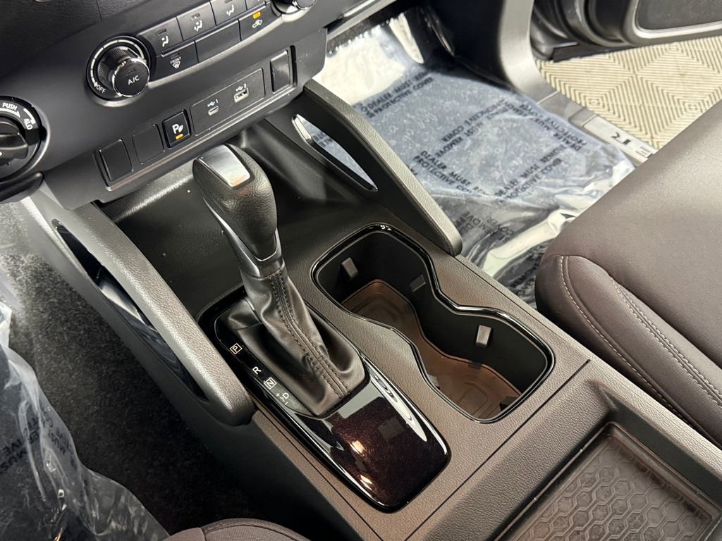 Used 2023 Nissan Frontier SV w/ Midnight Edition Package image 20