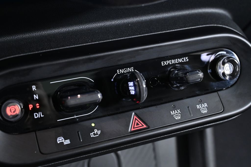 Certified 2025 MINI Cooper 2-Door Hardtop FWD image 16