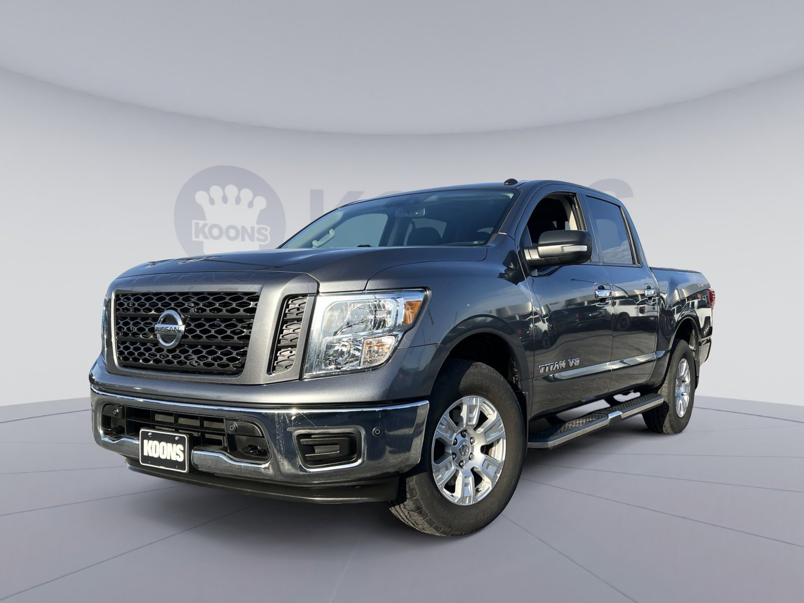 Used 2019 Nissan Titan SV w/ SV Convenience Package image 1