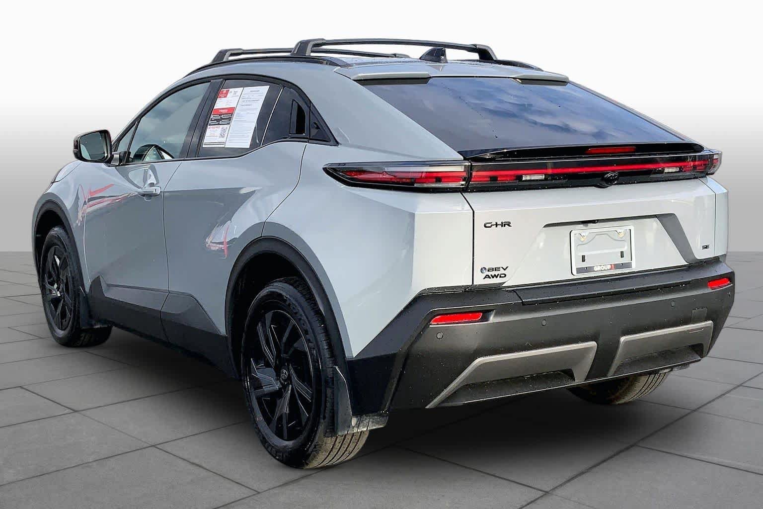 Used 2026 Toyota C-HR AWD/4WD image 11