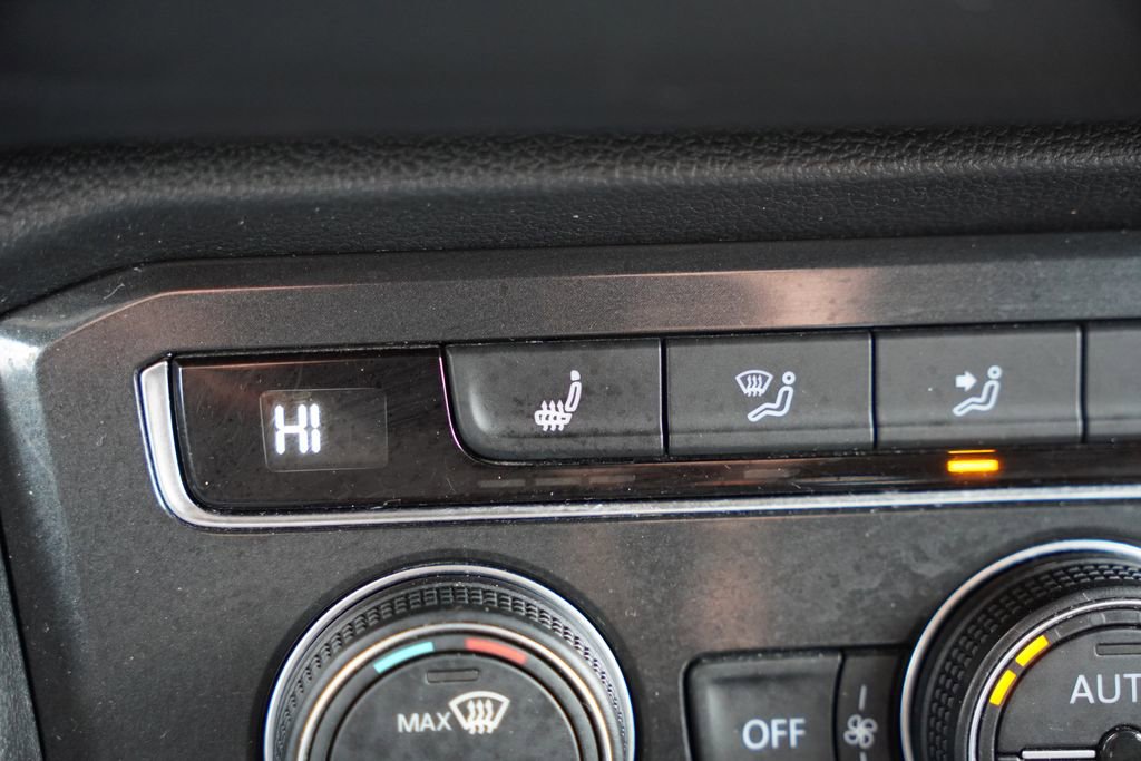 Used 2019 Volkswagen Tiguan SE image 25