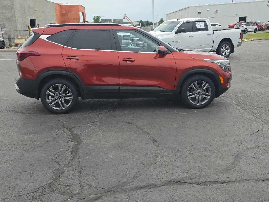 Used 2023 Kia Seltos S w/ Navigation Package FWD image 10