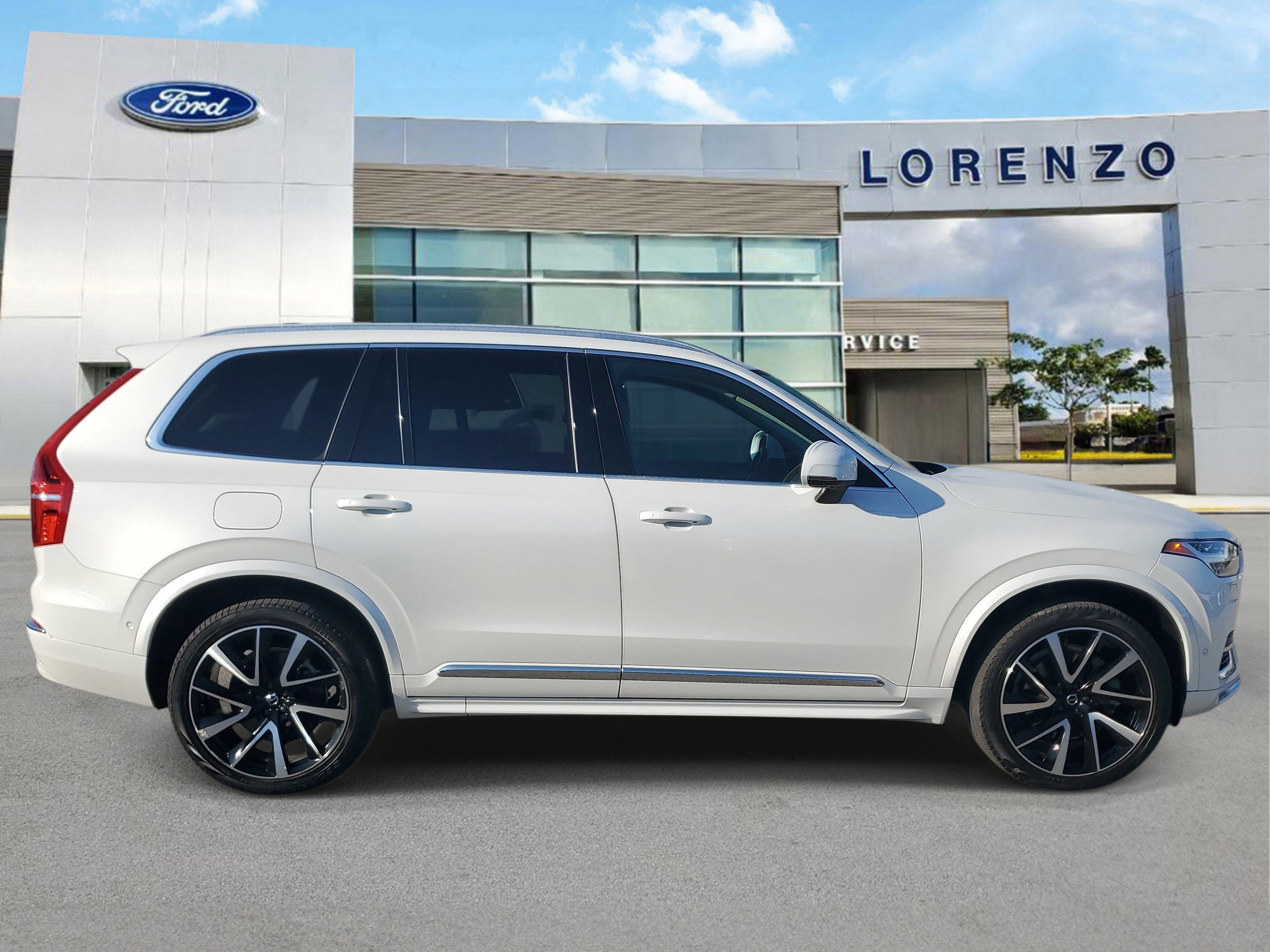 Used 2023 Volvo XC90 B6 Plus w/ Protection Package Premier image 4