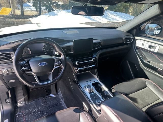 Used 2023 Ford Explorer ST-Line w/ Class IV Trailer Tow Package image 32
