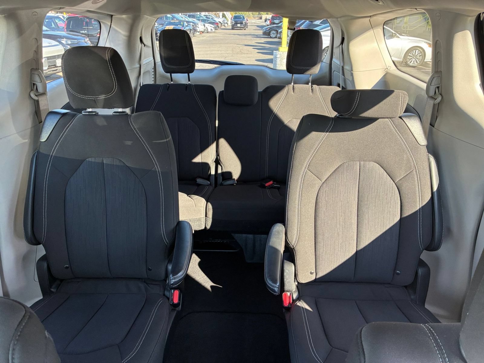 Used 2024 Chrysler Voyager LX FWD image 40