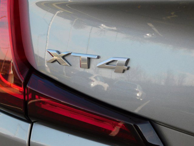 Used 2024 Cadillac XT4 Premium Luxury image 6