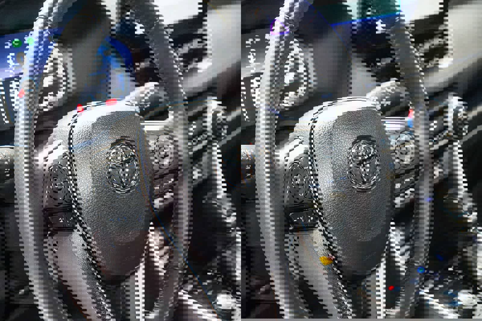 Used 2024 Toyota RAV4 XSE w/ Advanced Technology Package AWD/4WD image 21