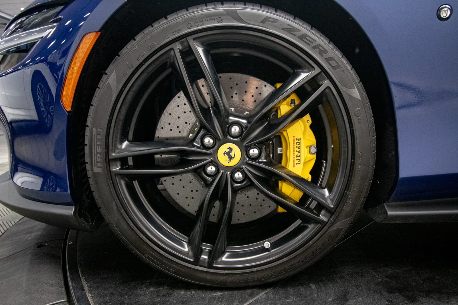 Used 2025 Ferrari Roma Spider RWD image 43