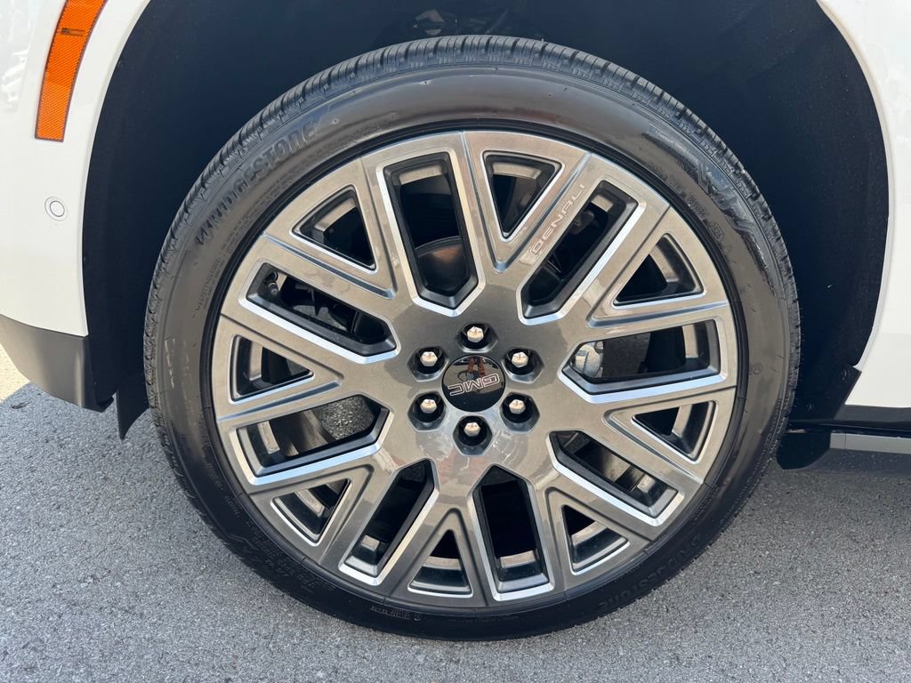 New 2026 GMC Yukon XL Denali Ultimate AWD/4WD image 36