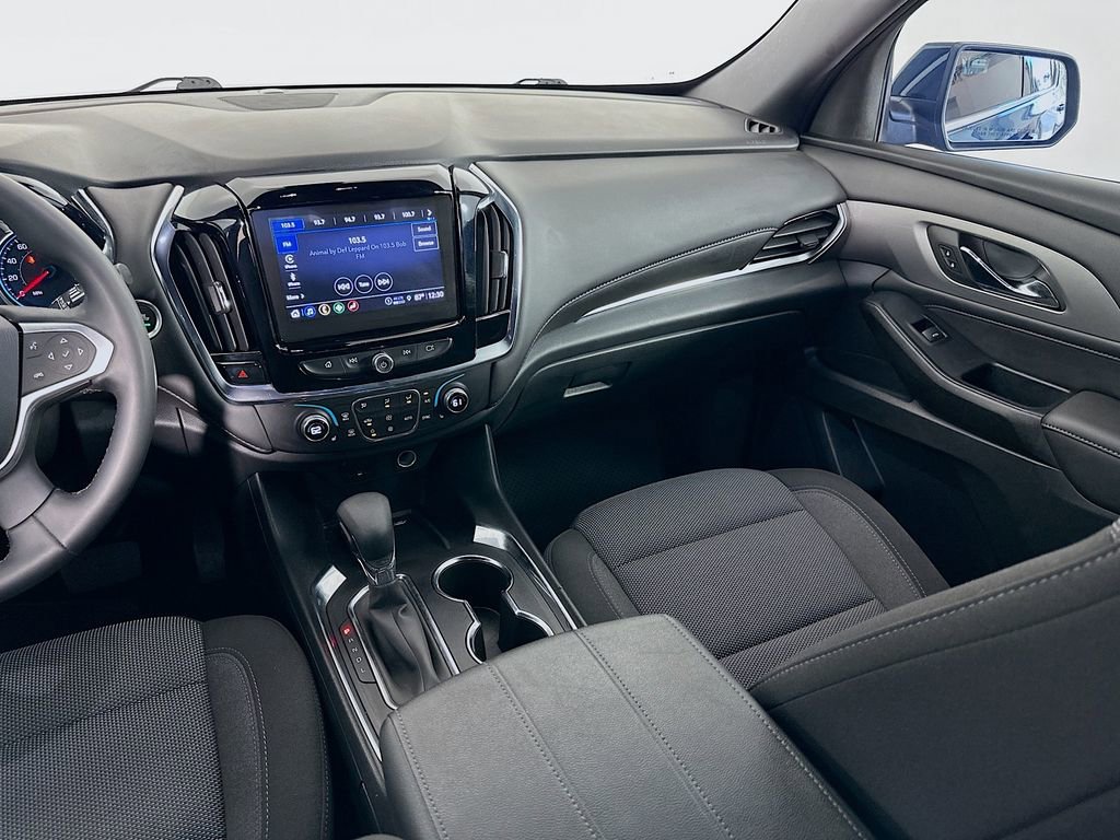 Used 2023 Chevrolet Traverse LT image 23