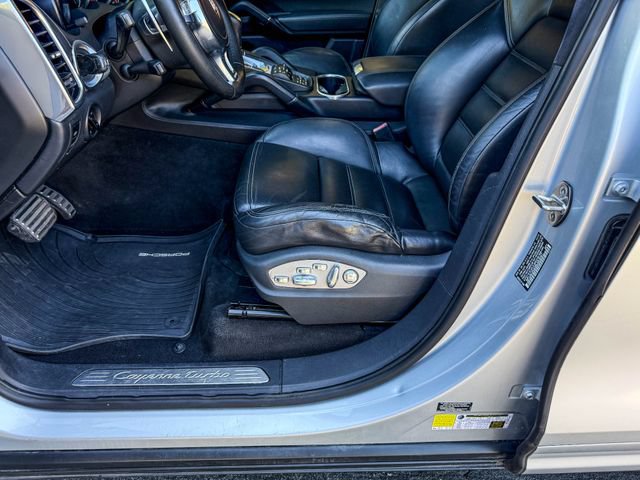 Used 2011 Porsche Cayenne Turbo AWD/4WD image 24