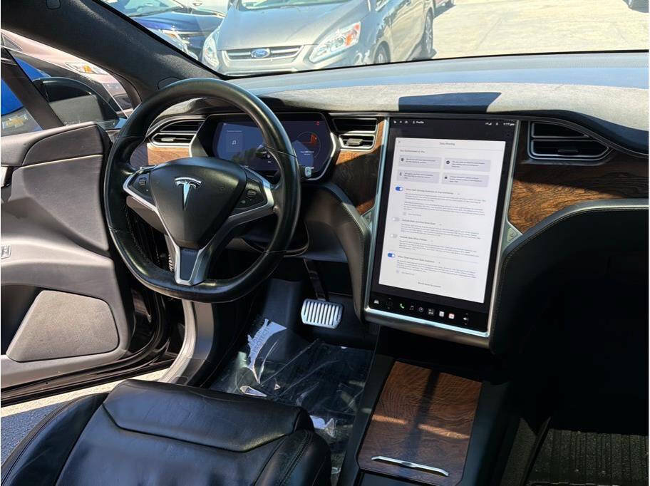 Used 2017 Tesla Model X 100D AWD/4WD image 5