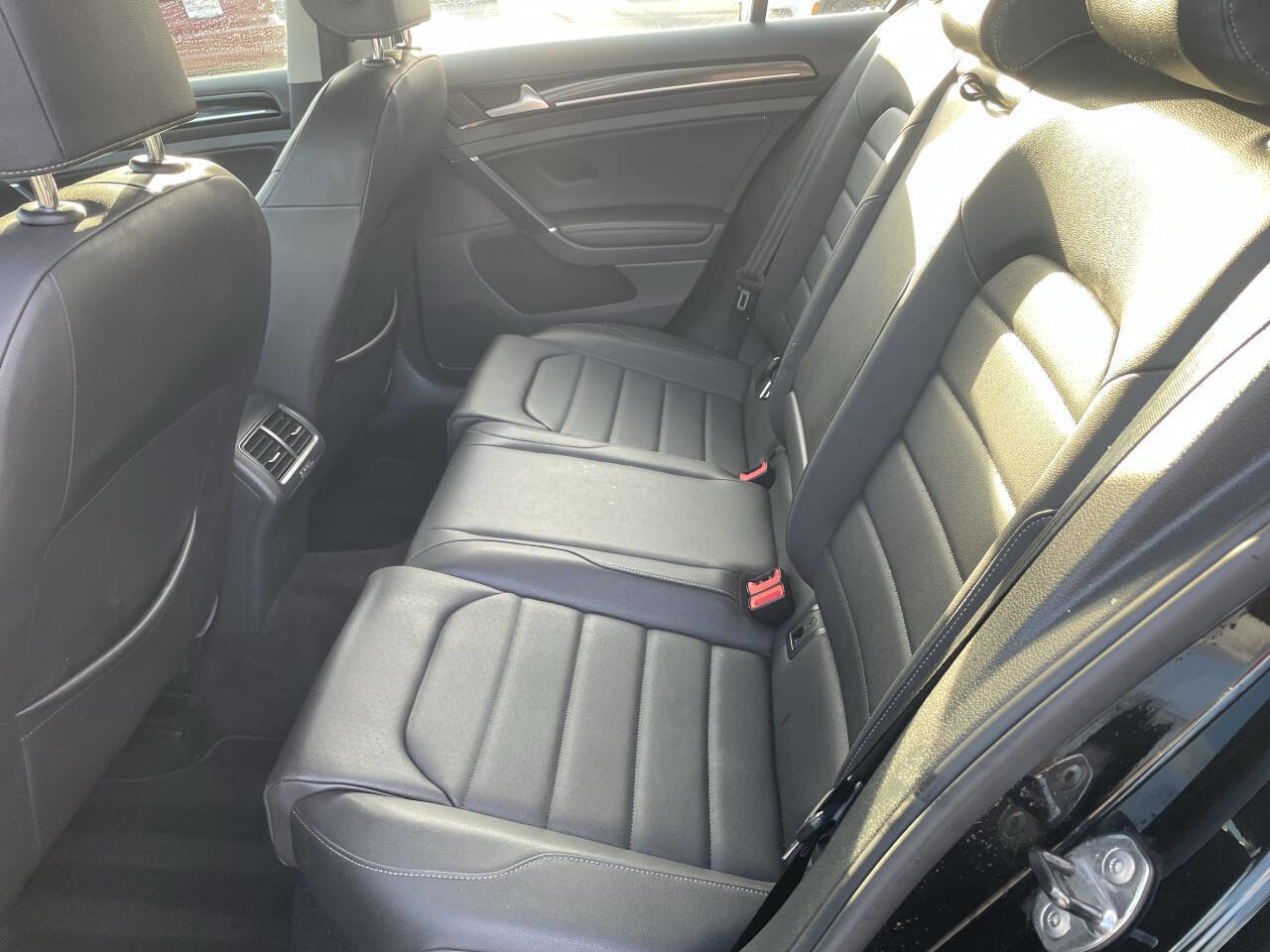 Used 2015 Volkswagen Golf SEL image 26