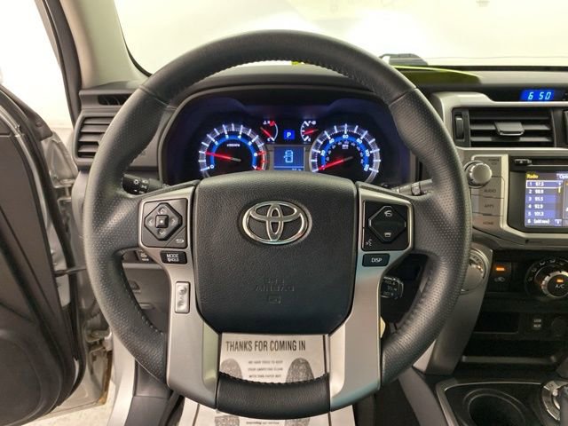 Used 2018 Toyota 4Runner SR5 AWD/4WD image 18