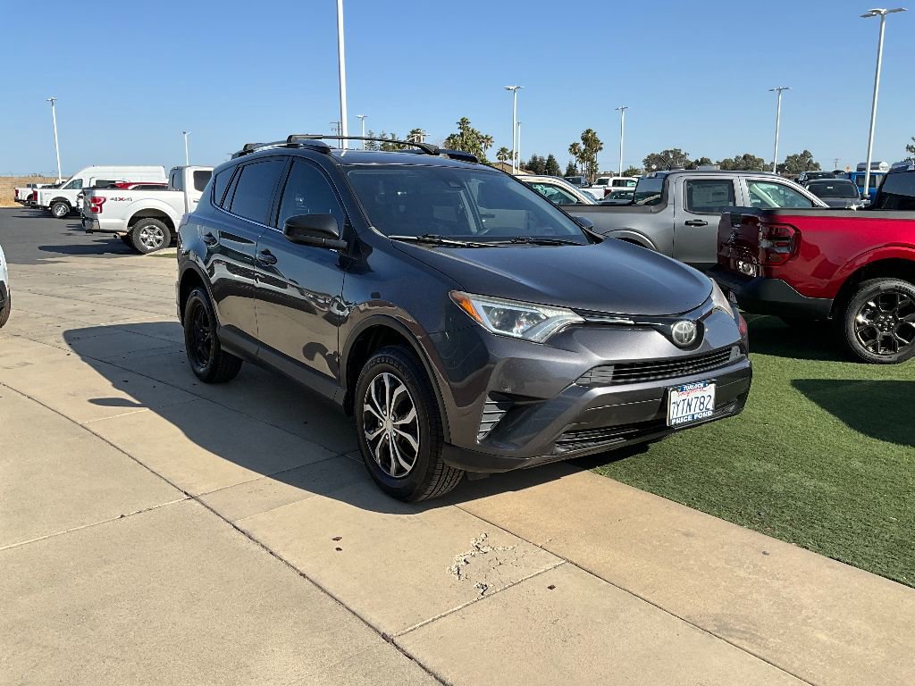Used 2017 Toyota RAV4 LE image 3