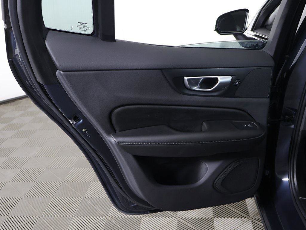 Used 2024 Volvo S60 B5 Core image 25