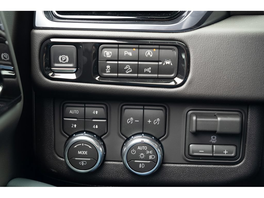 New 2026 GMC Yukon XL AT4 w/ AT4 Premium Plus Package AWD/4WD image 30