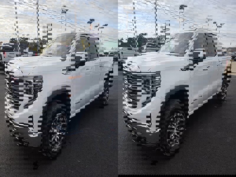 Used 2025 GMC Sierra 1500 SLT image 7