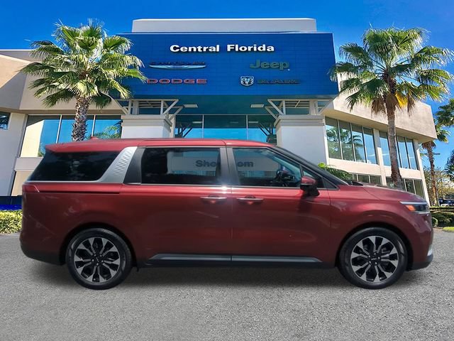 Used 2024 Kia Carnival EX FWD image 4