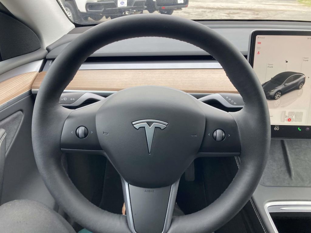 Used 2023 Tesla Model Y Long Range image 30
