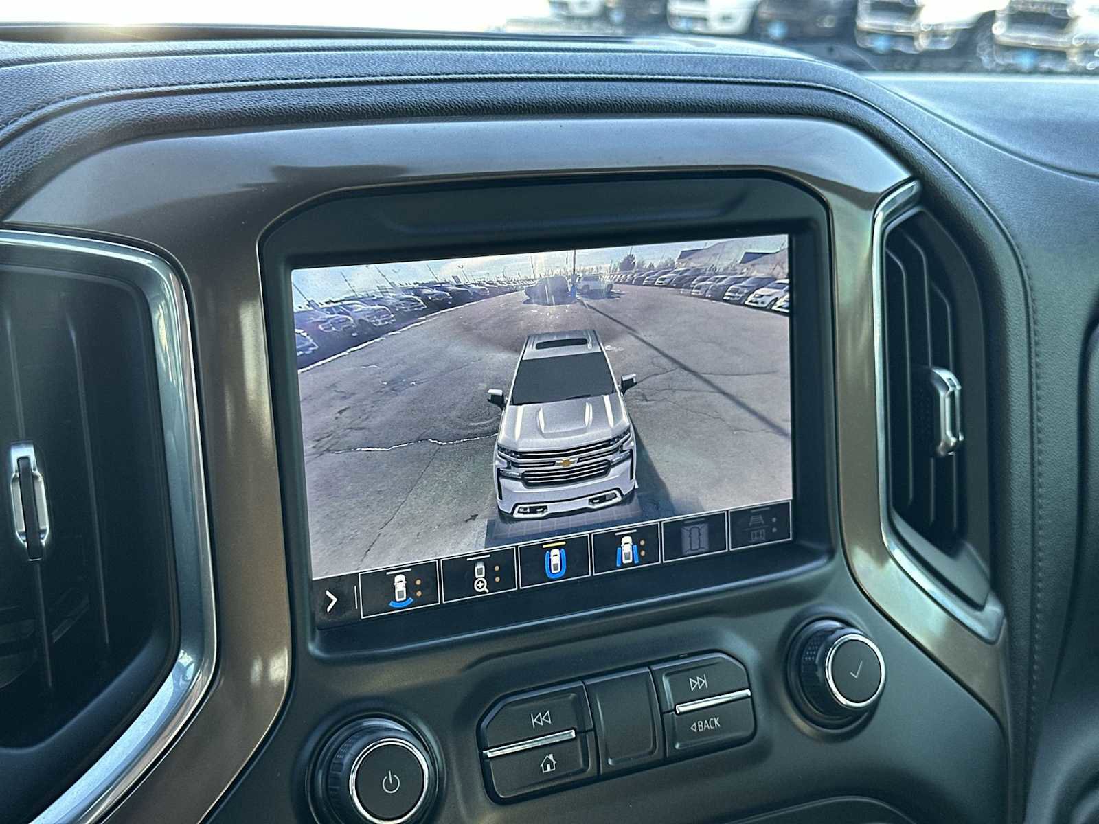 Used 2021 Chevrolet Silverado 1500 High Country w/ Technology Package image 22