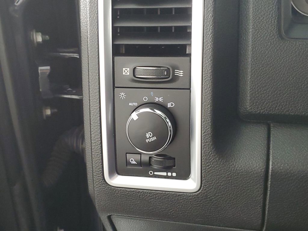 Used 2016 RAM 1500 Limited AWD/4WD image 25