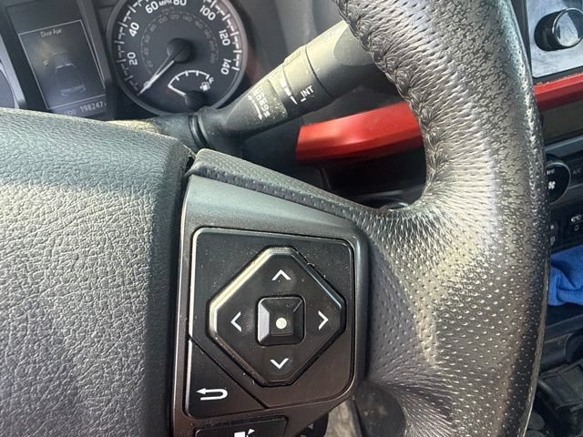 Used 2018 Toyota Tacoma TRD Off-Road w/ Technology Package AWD/4WD image 31