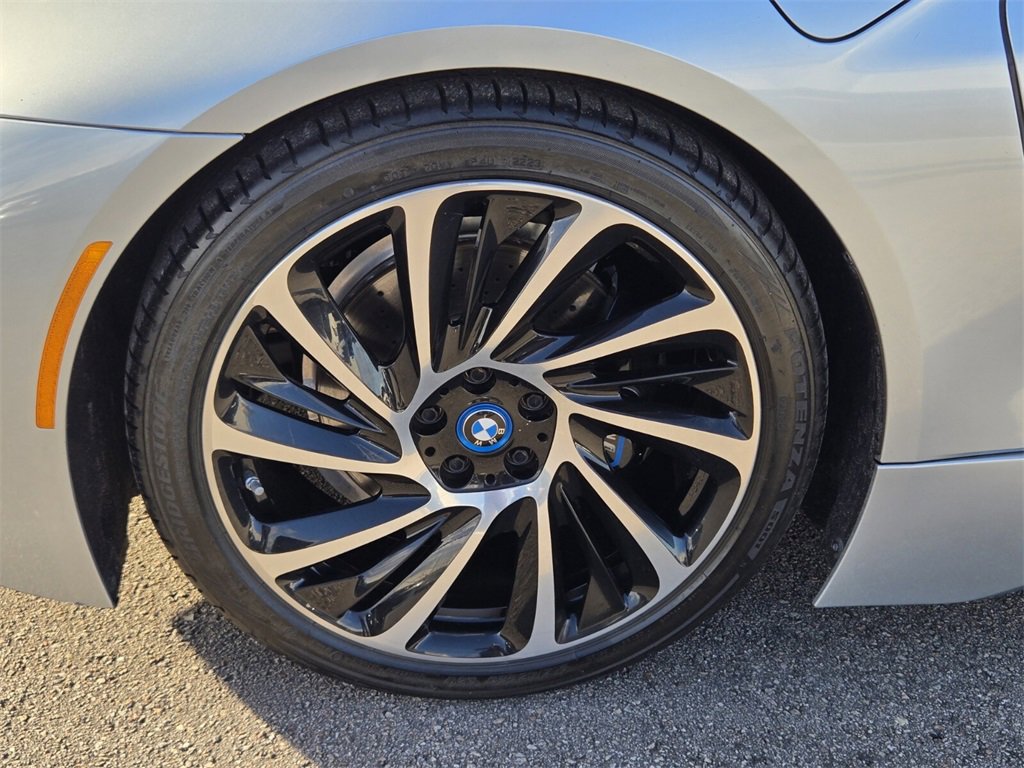 Used 2015 BMW i8 image 10