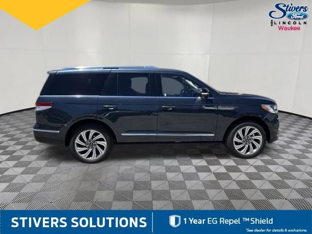 Used 2022 Lincoln Navigator Reserve AWD/4WD image 5