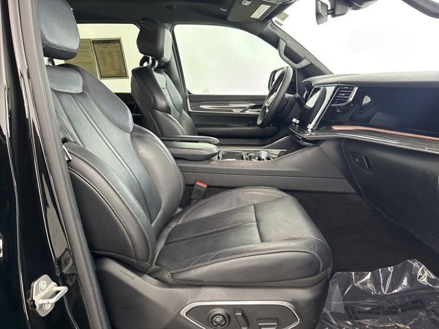 Used 2022 Jeep Wagoneer Series III w/ Premium Group I image 25