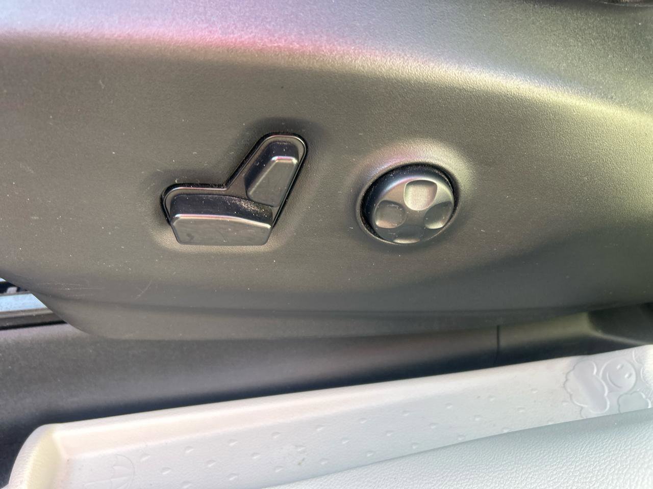 Used 2024 Chrysler Voyager LX image 14