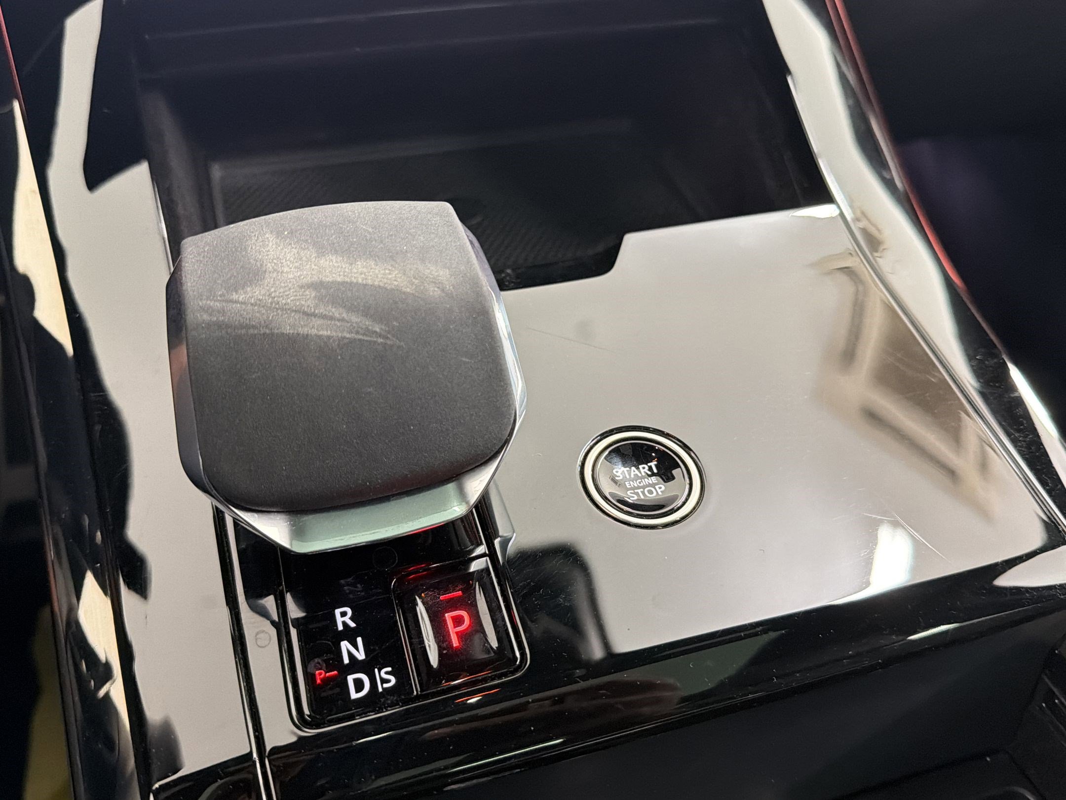 Used 2024 Land Rover Range Rover Sport Dynamic SE image 16