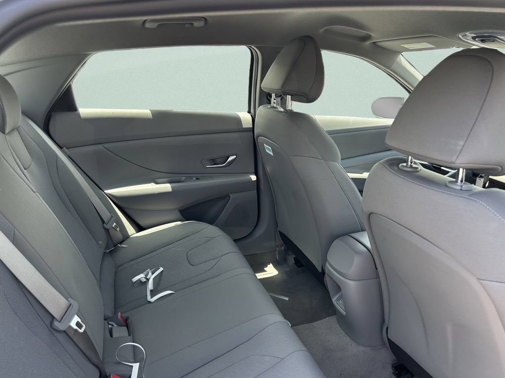New 2025 Hyundai Elantra SE FWD image 19