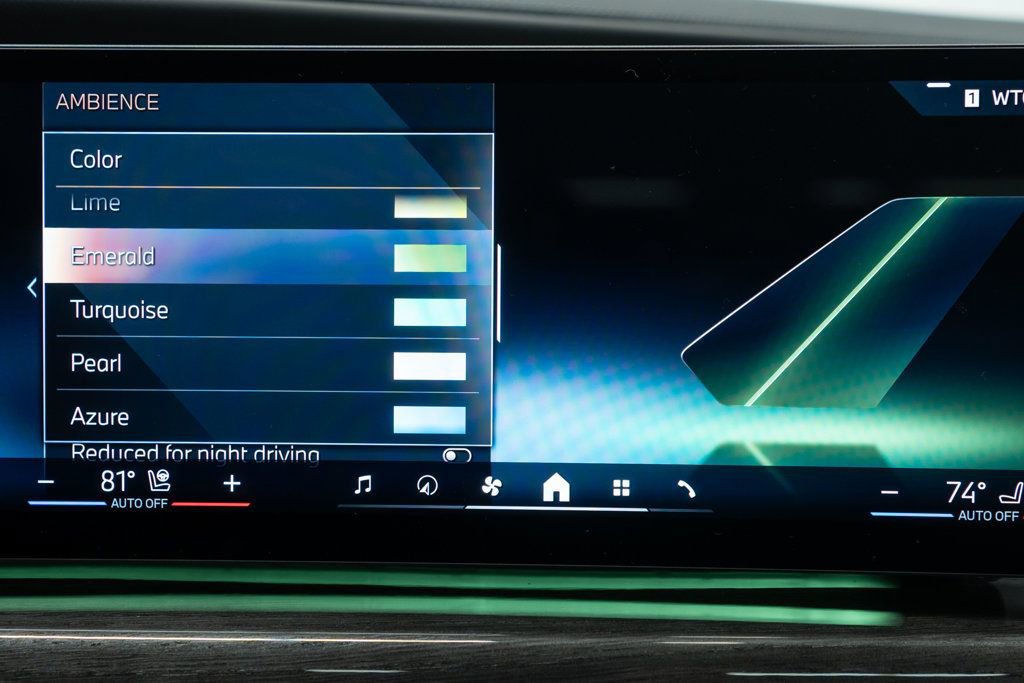 Used 2024 BMW 740i xDrive image 30