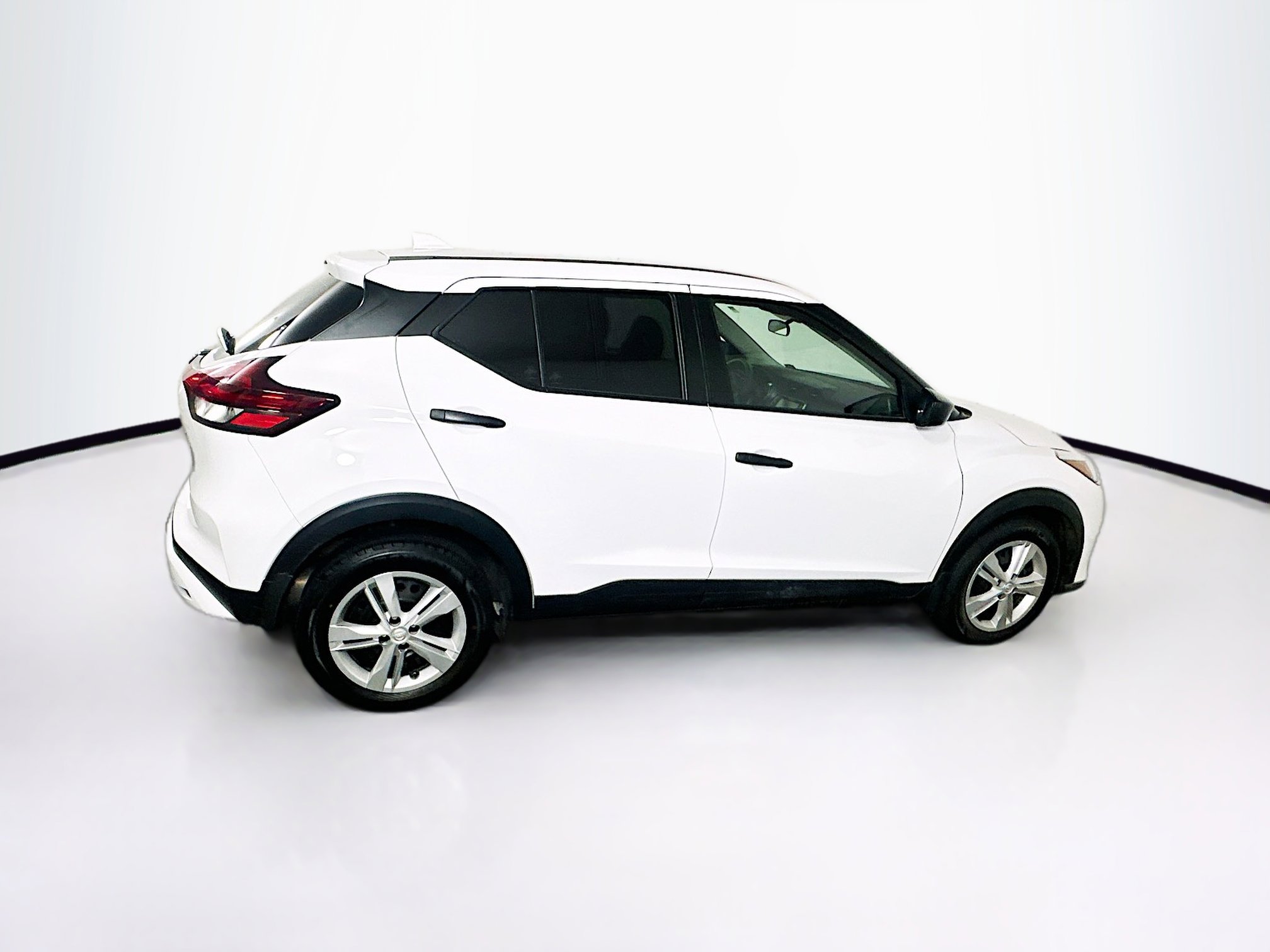 Used 2024 Nissan Kicks S image 10