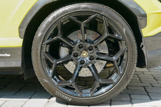 Used 2023 Lamborghini Urus Performante image 16
