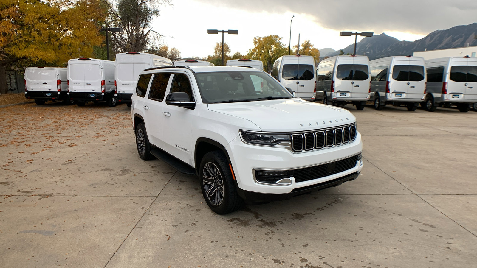Used 2025 Jeep Wagoneer 4WD image 7