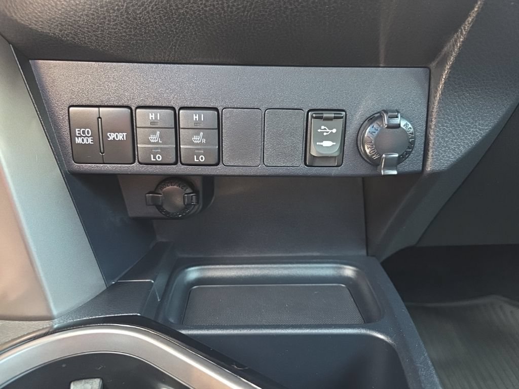Used 2017 Toyota RAV4 Limited w/ Advanced Technology Package FWD image 41